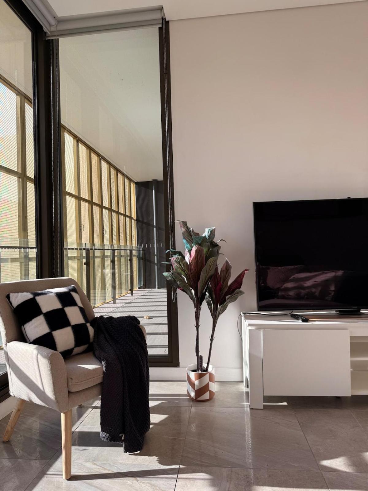Darling Harbour Syd Cbd 2b2b1c Free Parking Sydney